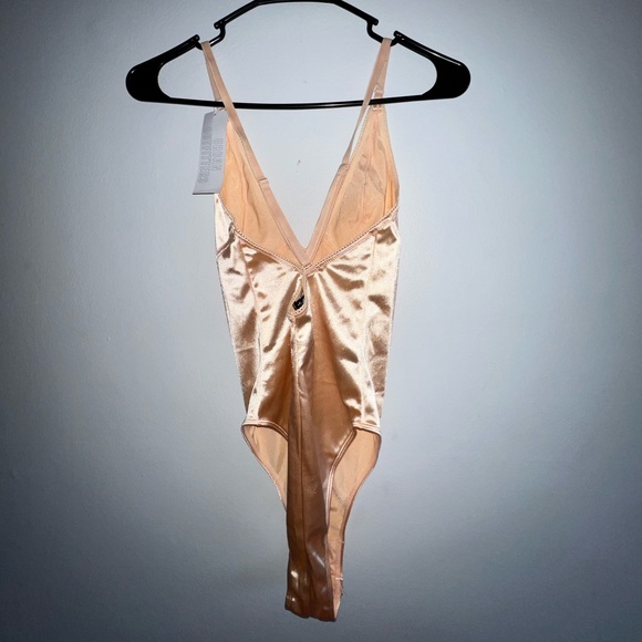 Urban outfitter satin gold body suit - Picture 2 of 4